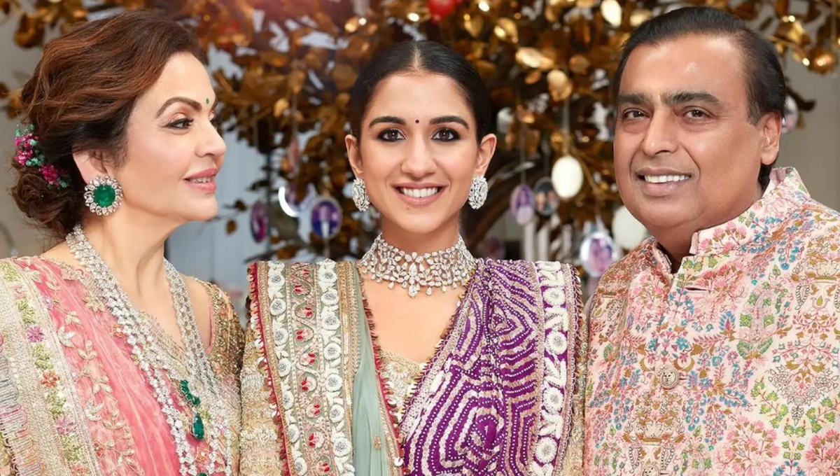 न्यूयॉर्क की सड़कों पर दिखी सादगी की चमक: Nita Ambani and Isha Ambani ने जीता सबका दिल
