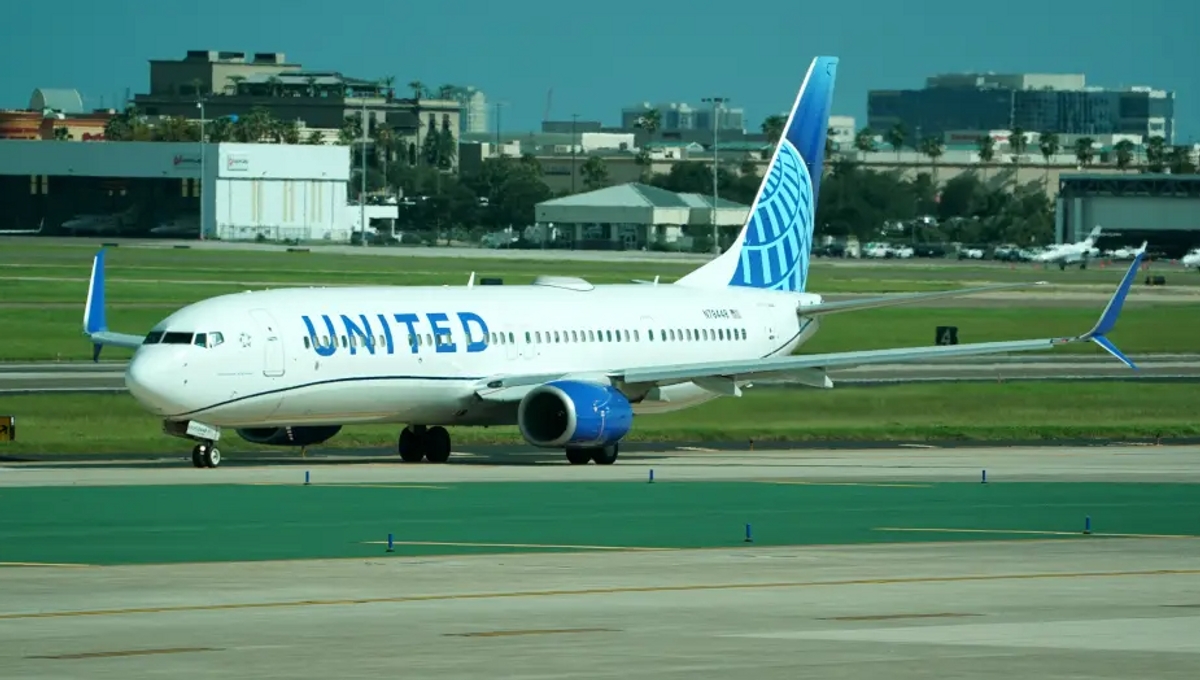 उड़ान में खौफनाक पल: यूनाइटेड एयरलाइंस के Boeing 787 Dreamliner की इमरजेंसी ‘Mayday’ कॉल